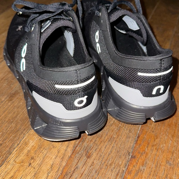 NWOT Black Womens Onclouds - Picture 2 of 5